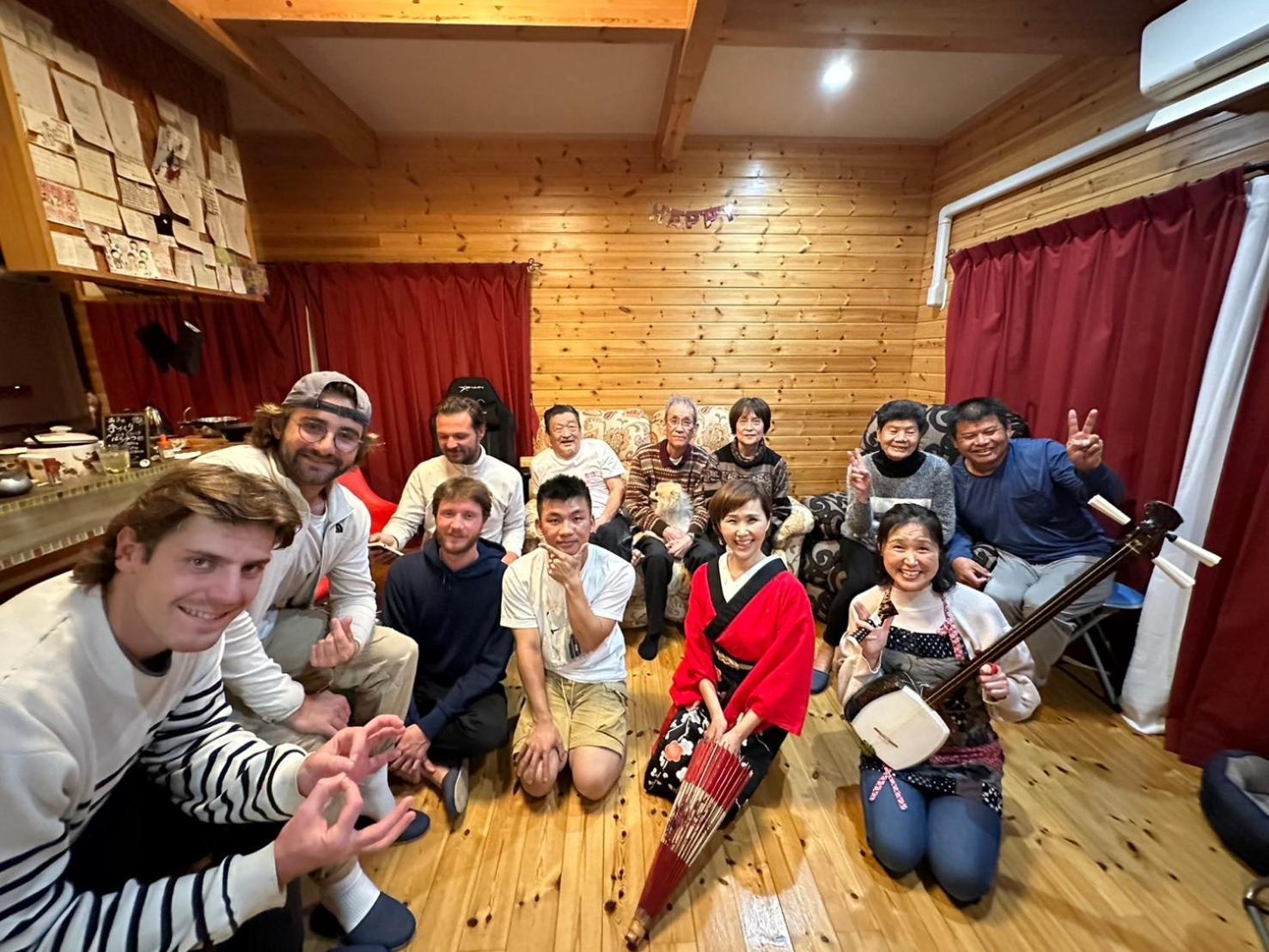 青森伝統芸能を楽しめる繭子の宿 Hachinohe Extérieur photo