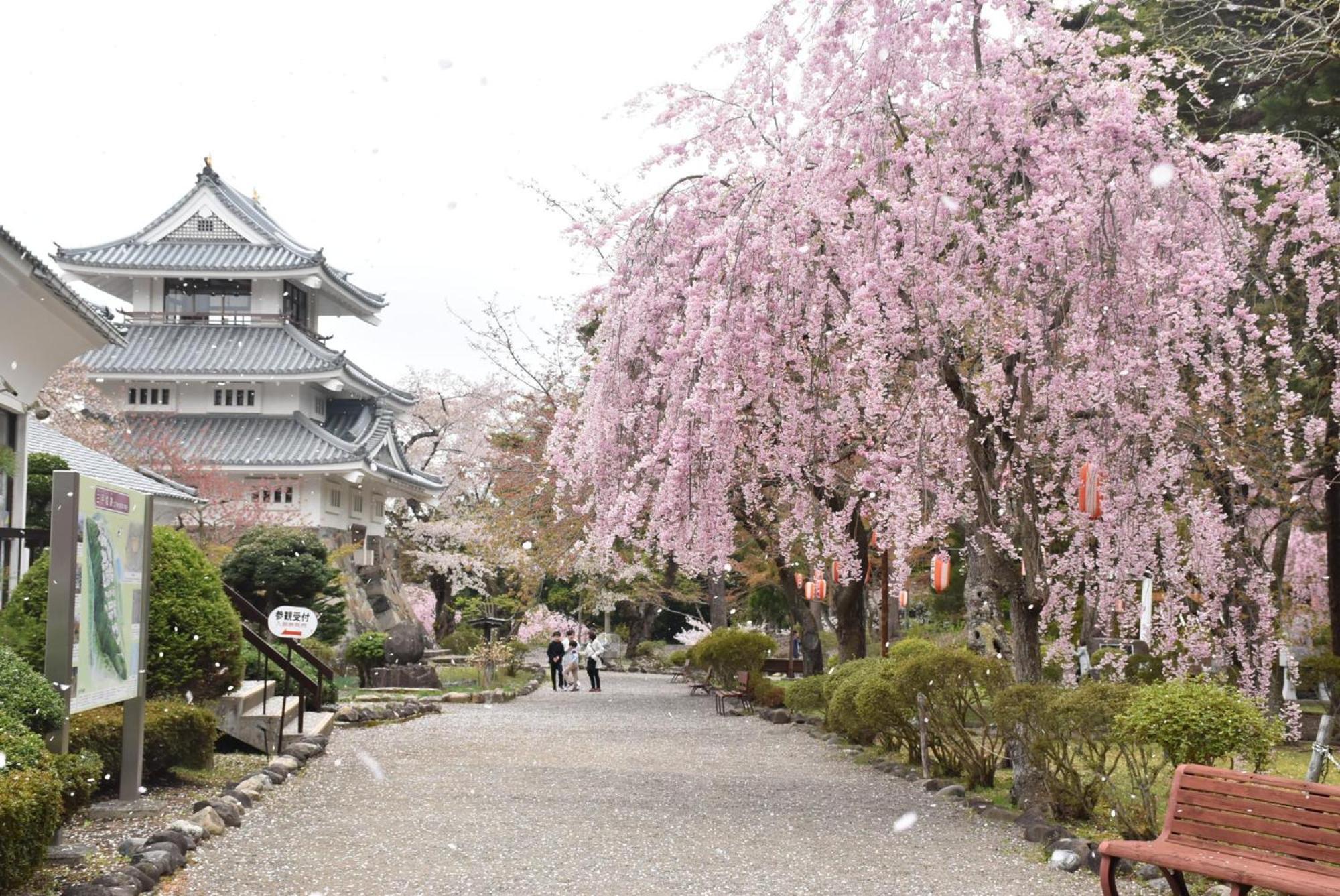 青森伝統芸能を楽しめる繭子の宿 Hachinohe Extérieur photo