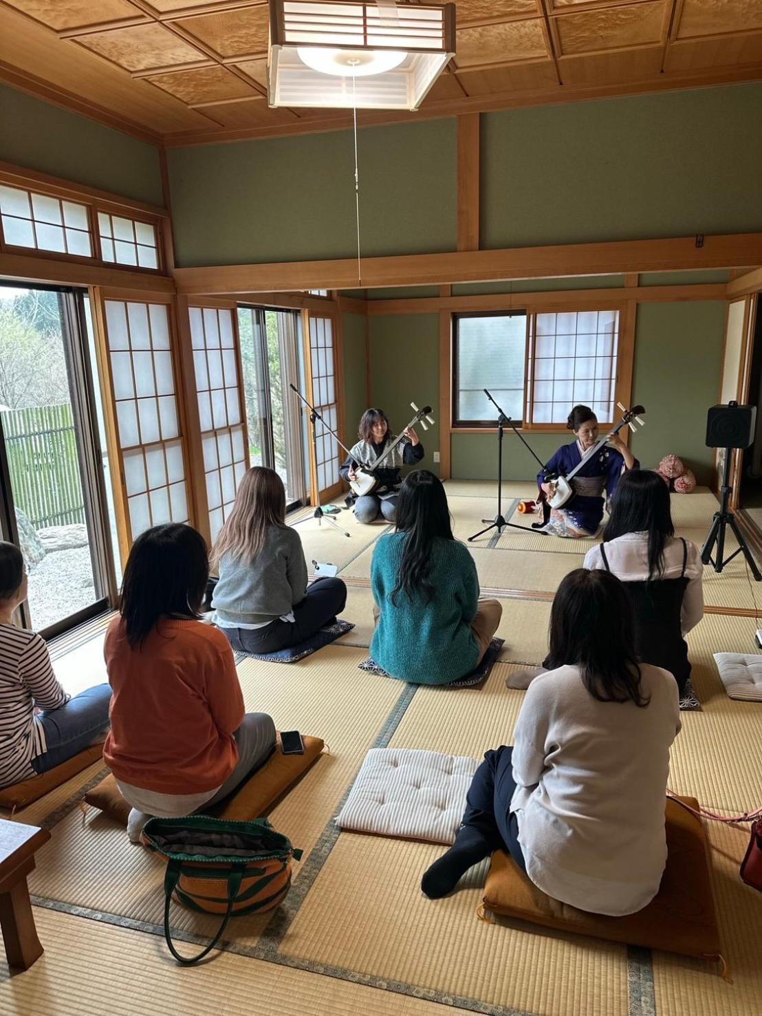 青森伝統芸能を楽しめる繭子の宿 Hachinohe Extérieur photo
